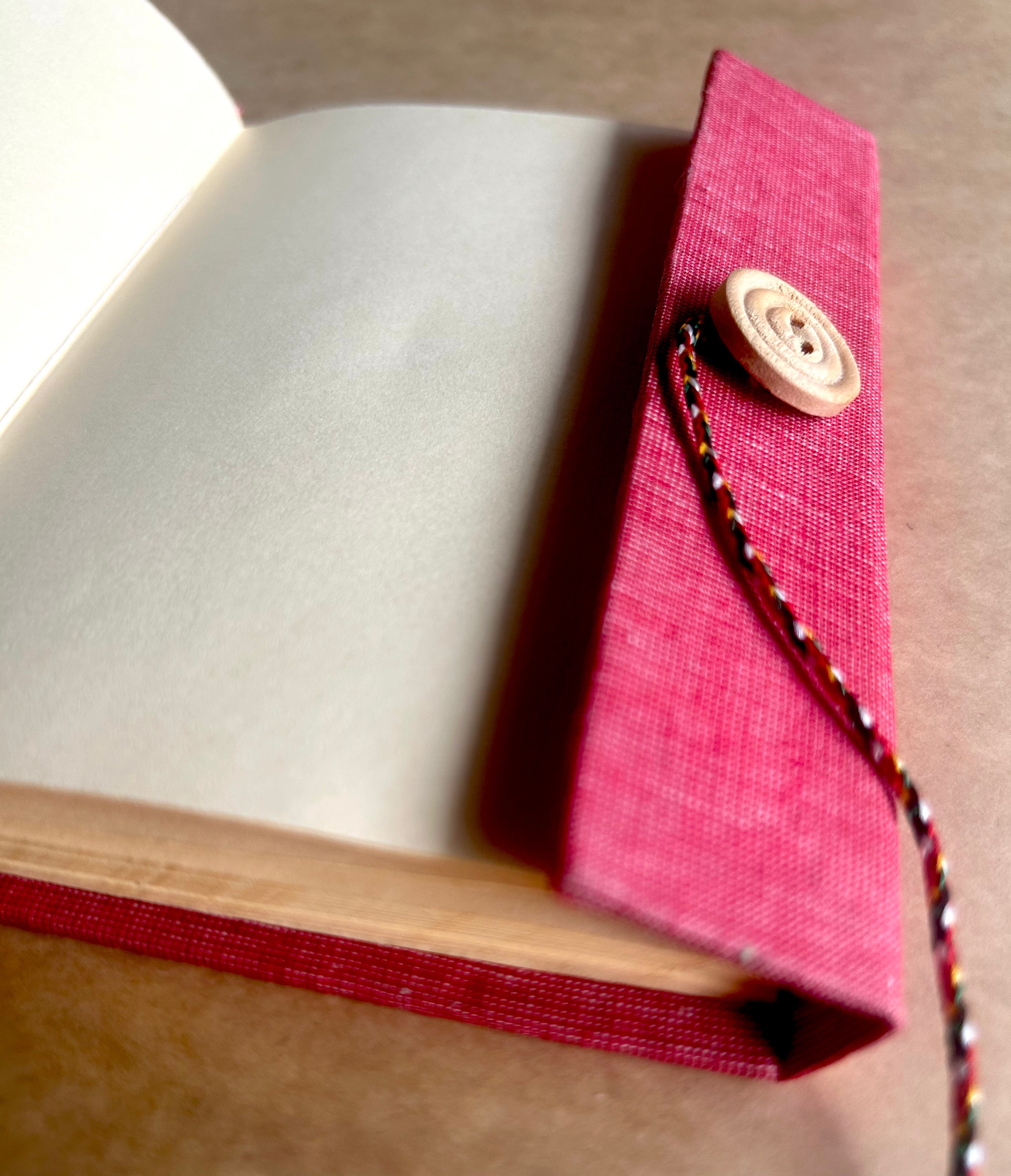 Chlorofeel (Moody Maroon)